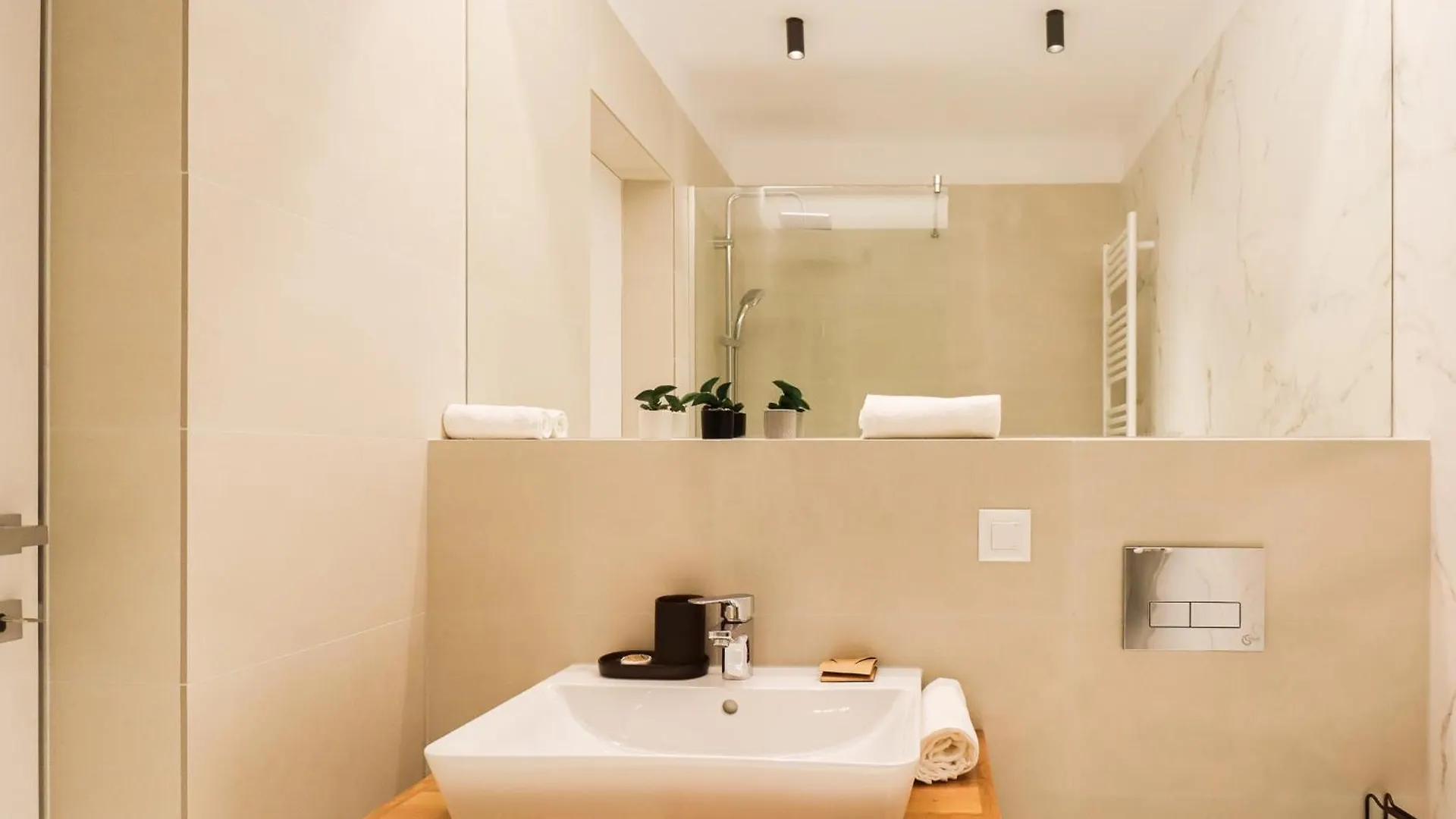 Como Business Inn Bucureşti Apartament