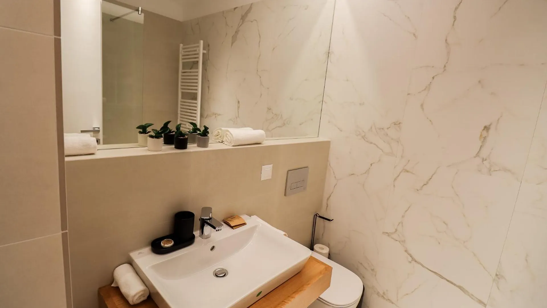 Apartment Como Business Inn Bucharest